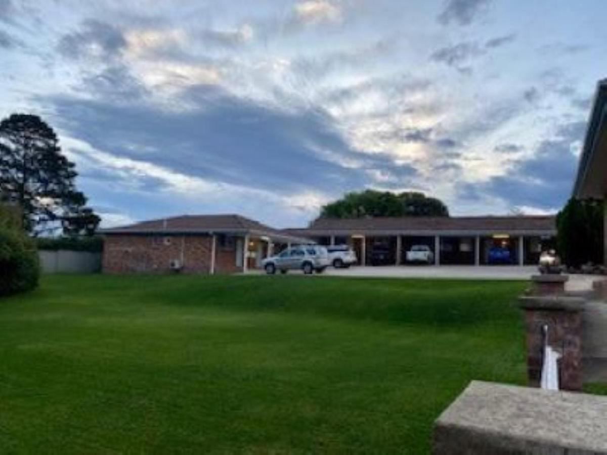 Kinross Inn Cooma Exterior photo