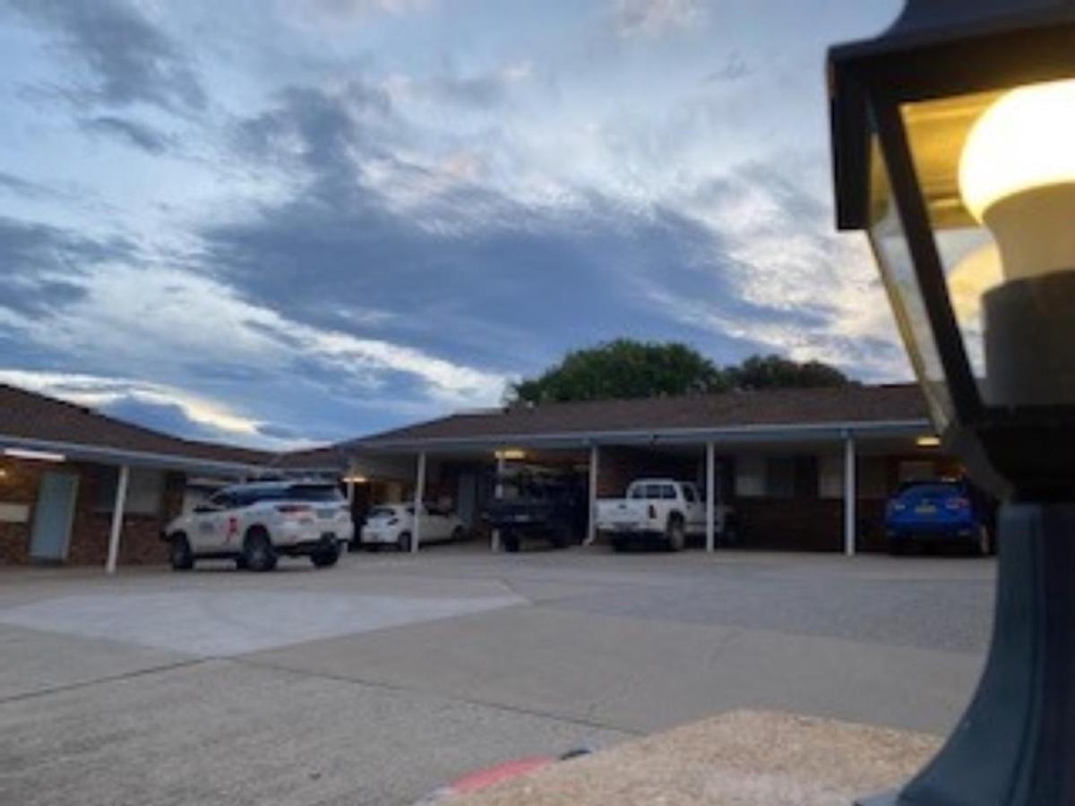 Kinross Inn Cooma Exterior photo